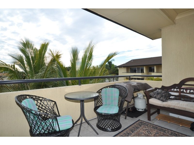 18/65 Bayview Street, Runaway Bay QLD 4216