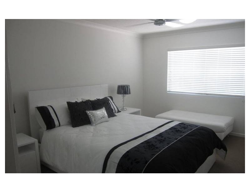 2/3 Brighton Street, Biggera Waters QLD 4216