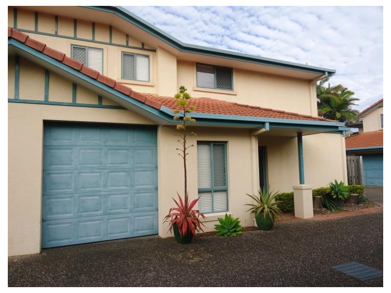 2/4 Gordon Street, Labrador QLD 4215