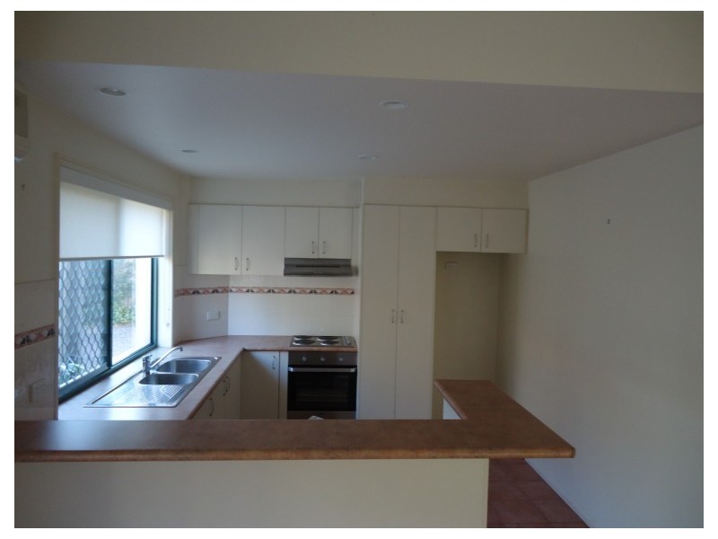 2/4 Gordon Street, Labrador QLD 4215