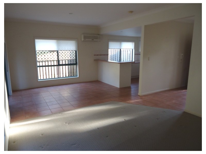 2/4 Gordon Street, Labrador QLD 4215