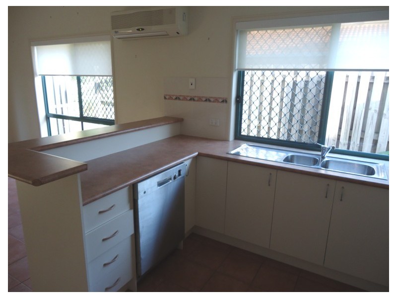 2/4 Gordon Street, Labrador QLD 4215