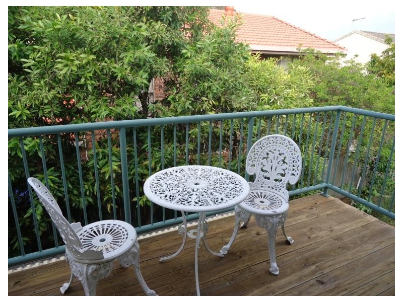 2/4 Gordon Street, Labrador QLD 4215