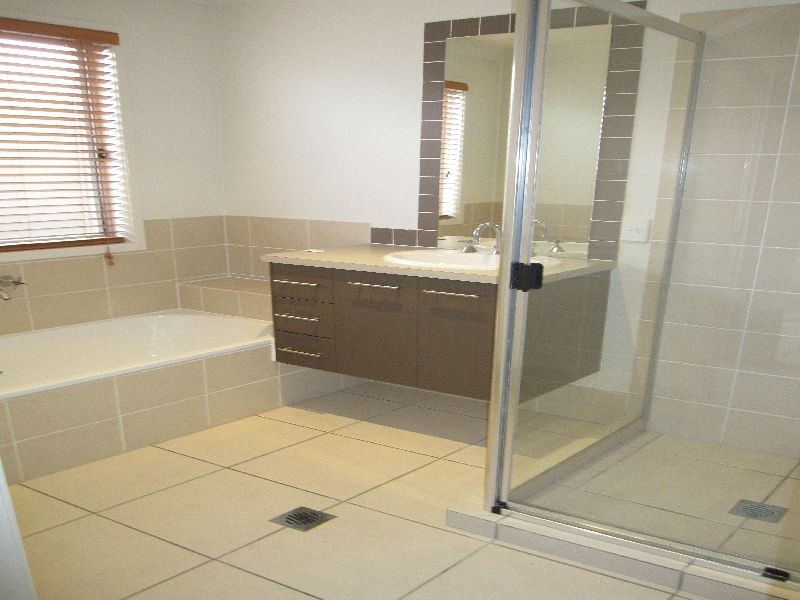 3 Lillypilly Court, Helensvale QLD 4212