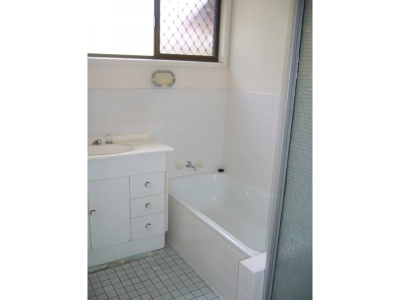 61 Usher Avenue, Labrador QLD 4215