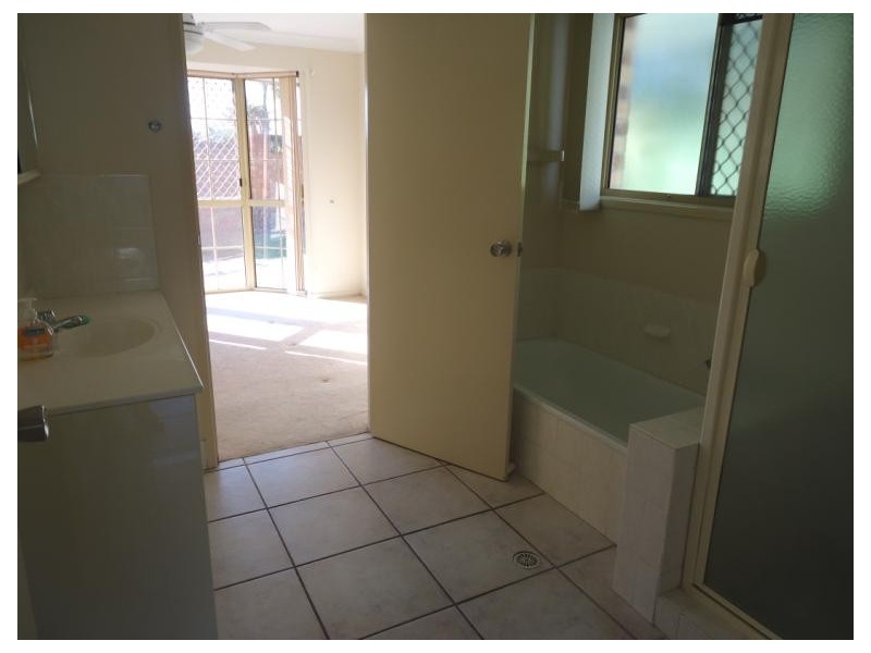 1/190 Olsen Avenue, Arundel QLD 4214