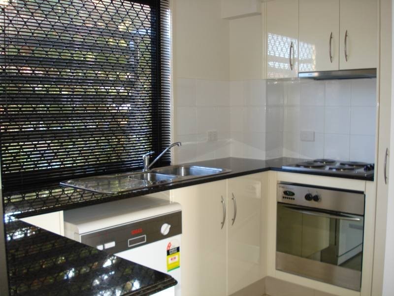 6/26 Bath Street, Labrador QLD 4215