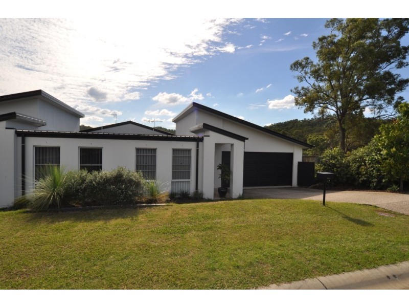 2/13 Wendy Court, Upper Coomera QLD 4209