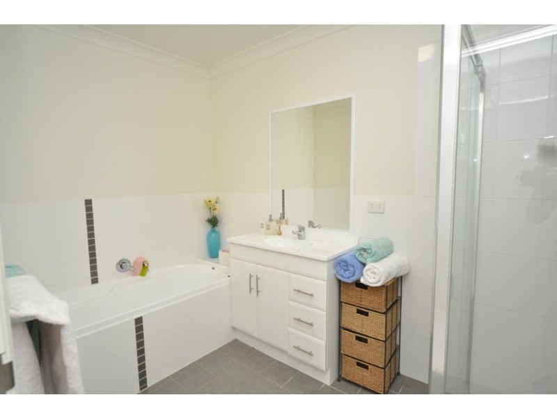 2/13 Wendy Court, Upper Coomera QLD 4209