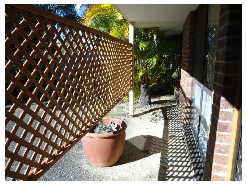 1/22 Nina Parade, Arundel QLD 4214