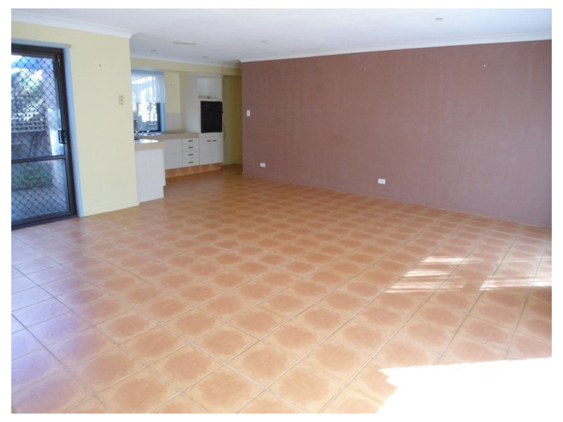 1/22 Nina Parade, Arundel QLD 4214