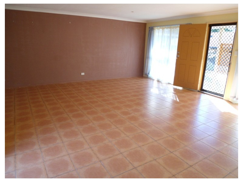 1/22 Nina Parade, Arundel QLD 4214