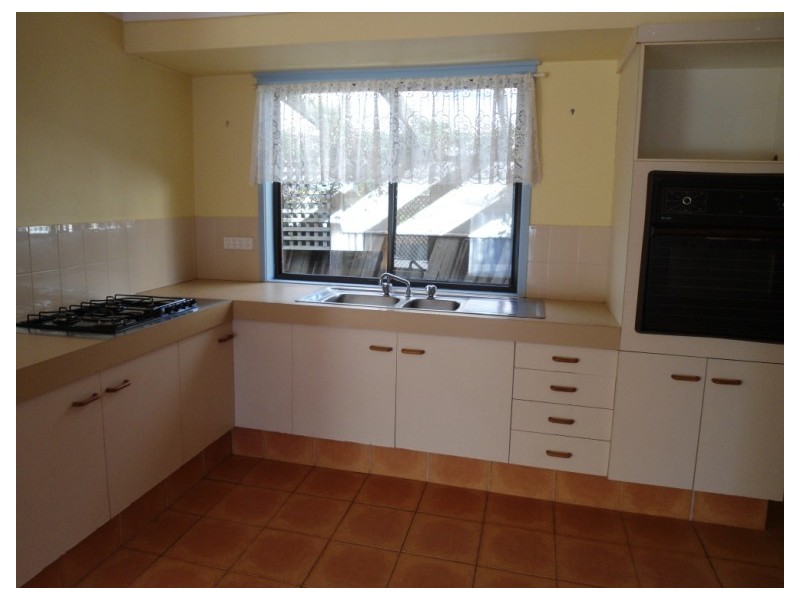 1/22 Nina Parade, Arundel QLD 4214