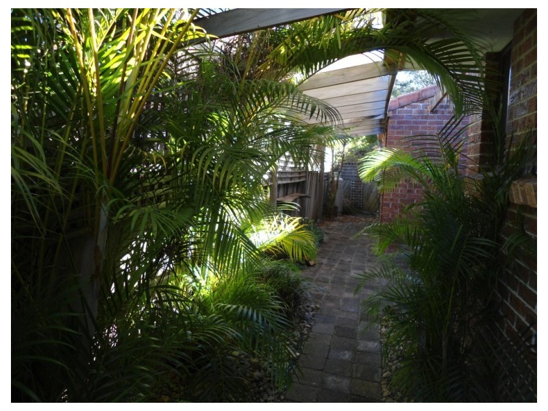 1/22 Nina Parade, Arundel QLD 4214