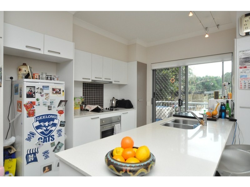 1/12 Bayview Street, Runaway Bay QLD 4216