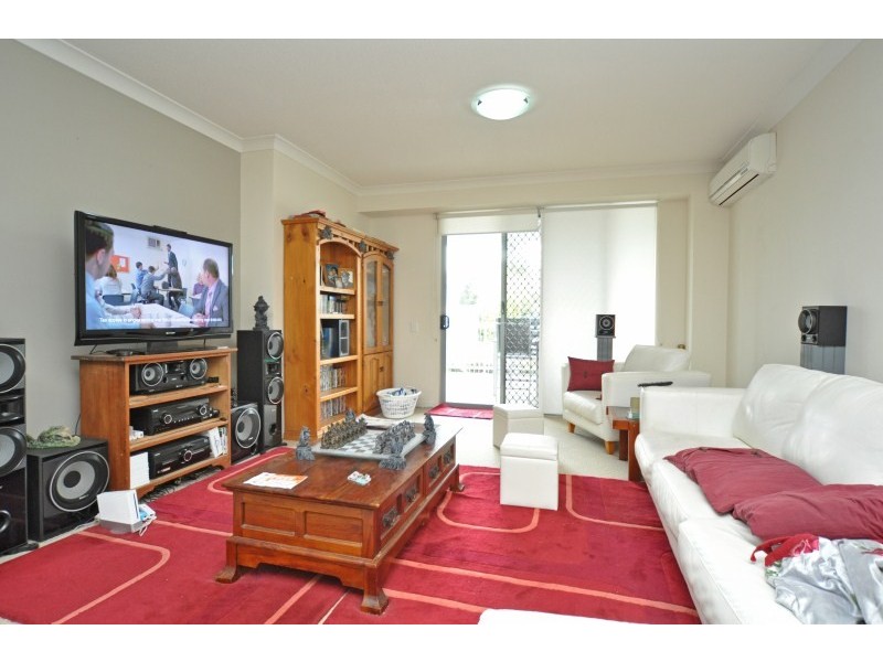 2/12 Bayview Street, Runaway Bay QLD 4216