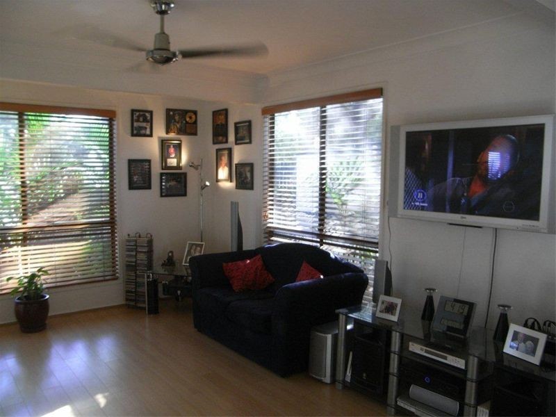 1/77 Olsen Avenue, Labrador QLD 4215