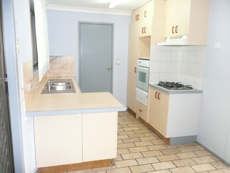 137 Kumbari Avenue, Labrador QLD 4215