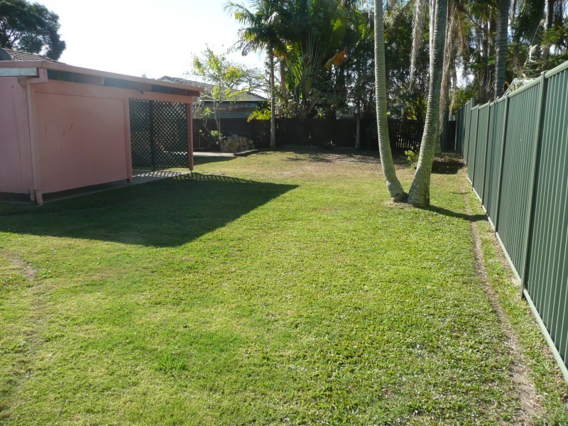 137 Kumbari Avenue, Labrador QLD 4215