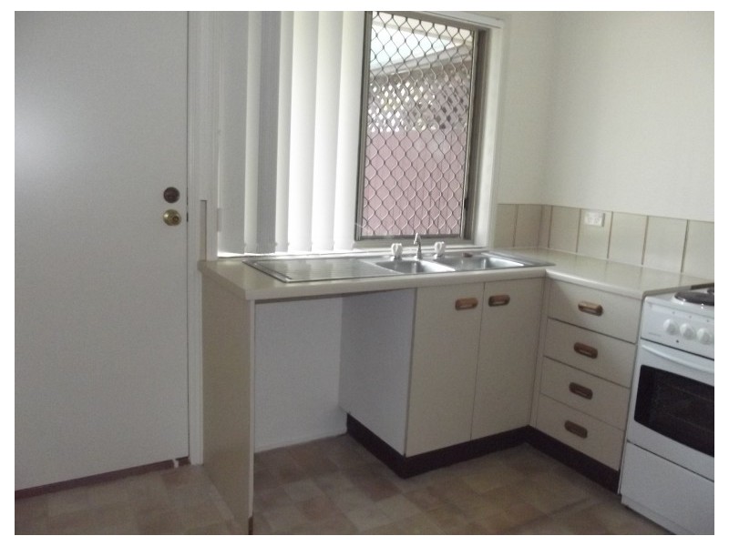 2/8 Galaxy Court, Labrador QLD 4215