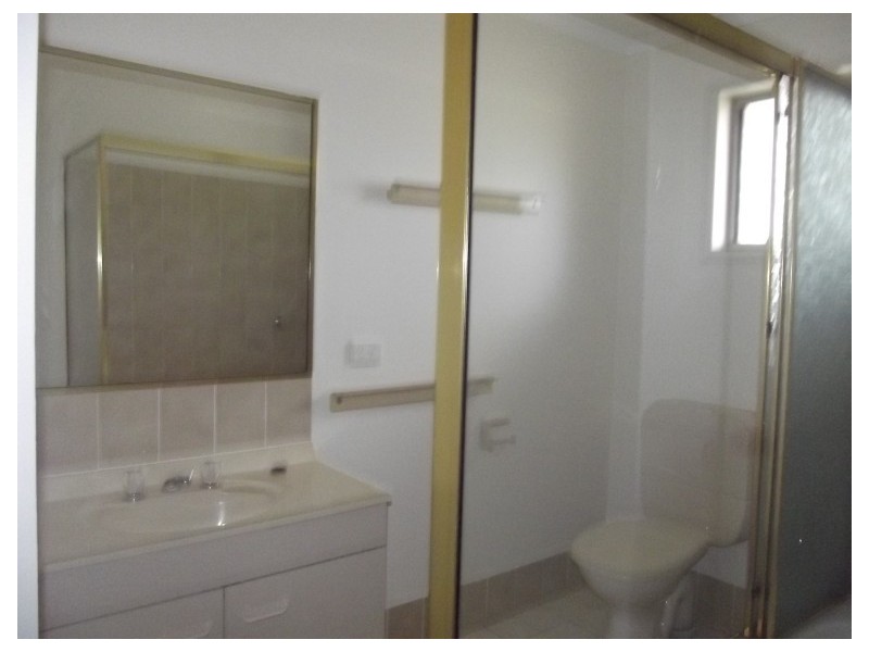 2/8 Galaxy Court, Labrador QLD 4215