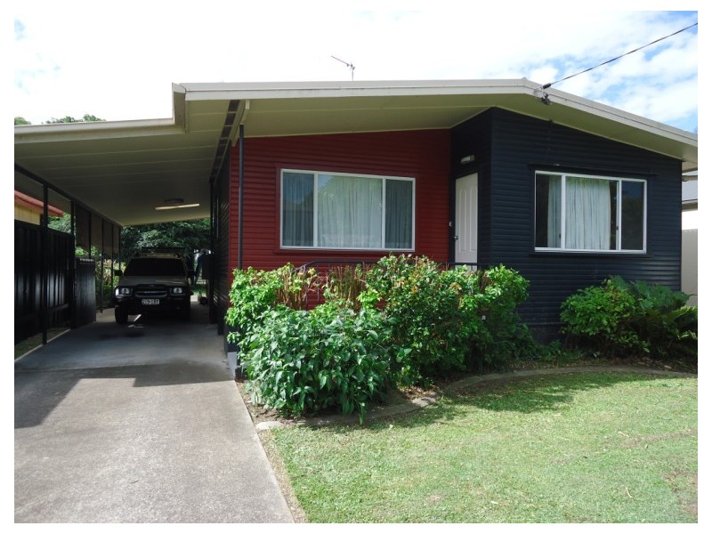 9 Nevenia Street, Labrador QLD 4215