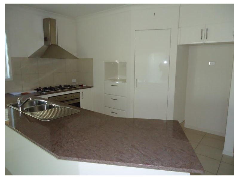 2/11 Mallard Avenue, Paradise Point QLD 4216