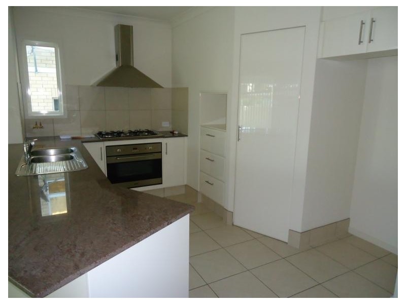 2/11 Mallard Avenue, Paradise Point QLD 4216