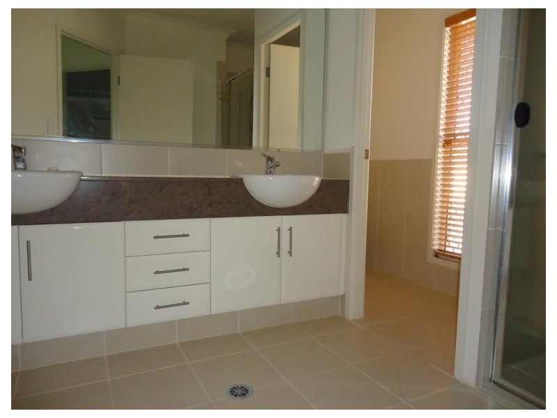 2/11 Mallard Avenue, Paradise Point QLD 4216