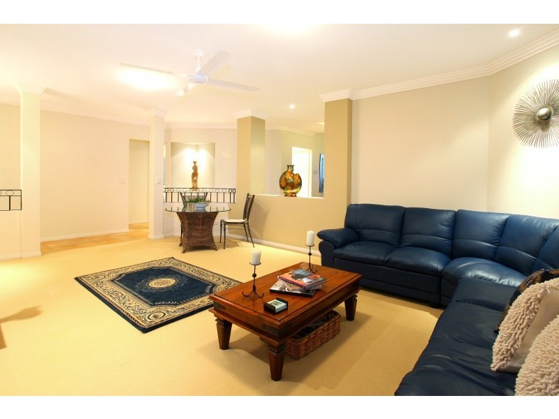 17 Eastbank Terrace, Helensvale QLD 4212