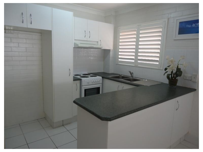 2/17 Meyer Street, Southport QLD 4215