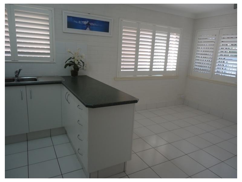 2/17 Meyer Street, Southport QLD 4215