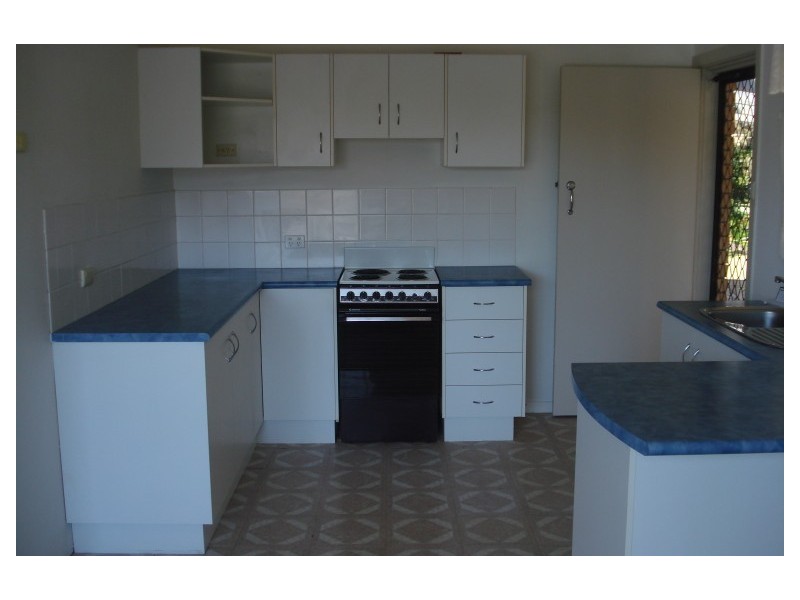 42 Errol Avenue, Paradise Point QLD 4216