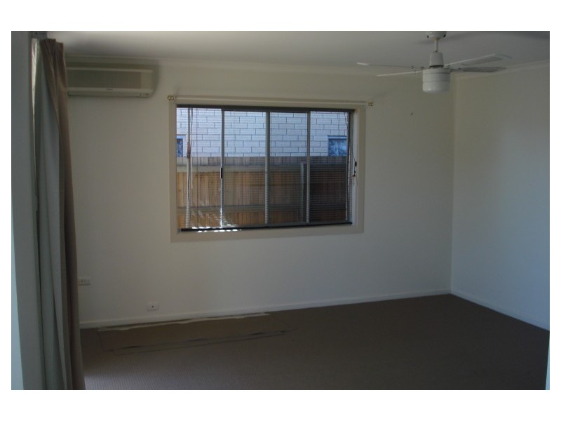 42 Errol Avenue, Paradise Point QLD 4216