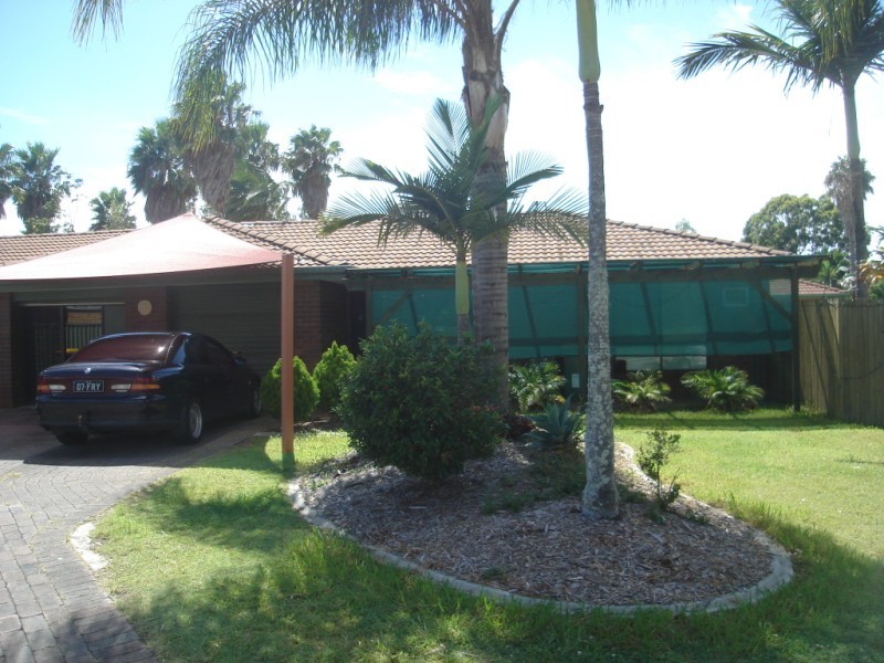 2/12 Telopea Street, Labrador QLD 4215