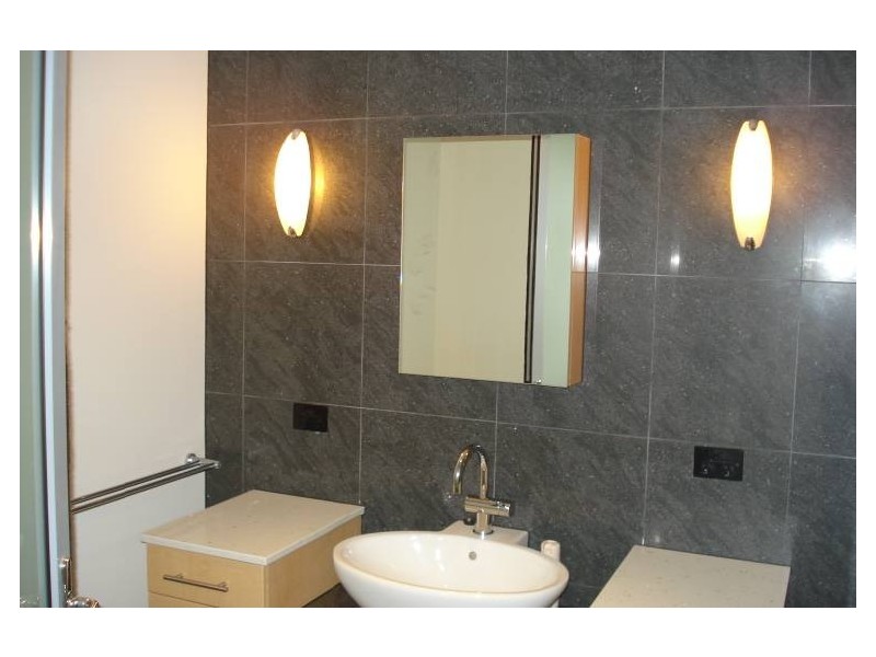 2/27 Madang Crescent, Runaway Bay QLD 4216