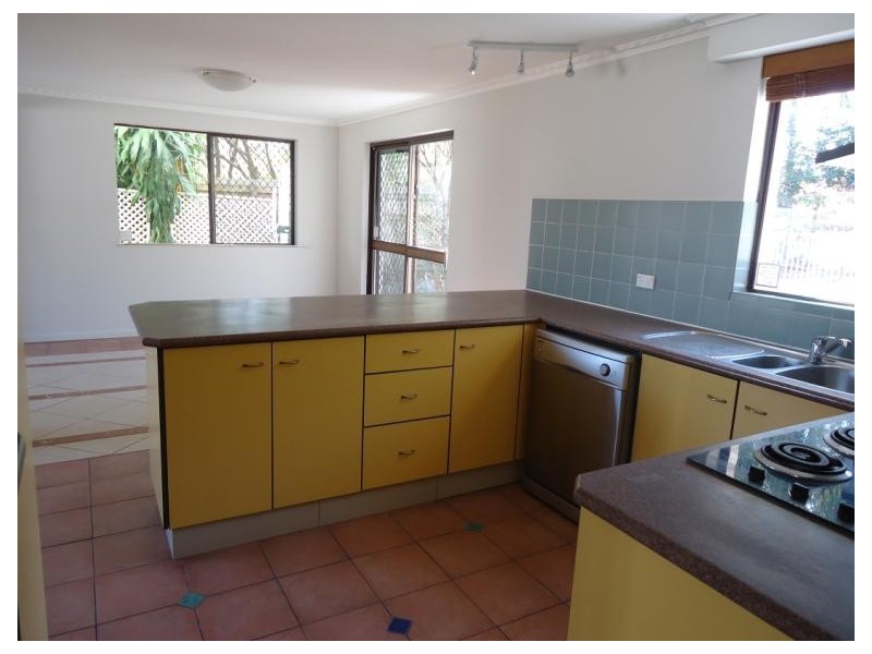 157 Bayview Street, Runaway Bay QLD 4216