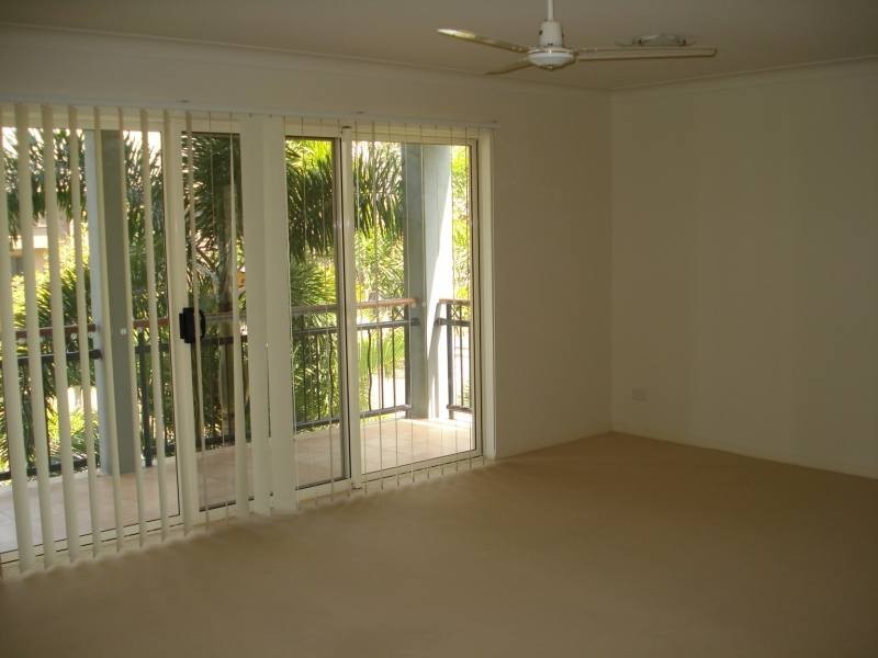 5/4 Oleander Avenue, Biggera Waters QLD 4216