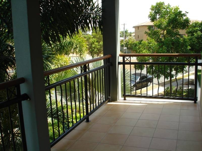 5/4 Oleander Avenue, Biggera Waters QLD 4216