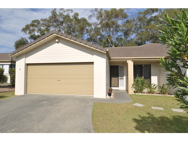 4/590 Pine Ridge Road, Coombabah QLD 4216