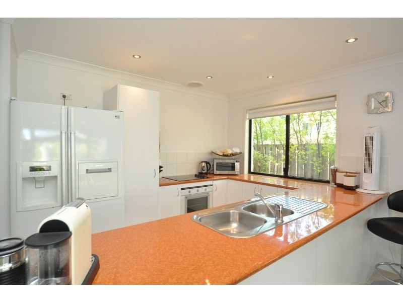 4/590 Pine Ridge Road, Coombabah QLD 4216