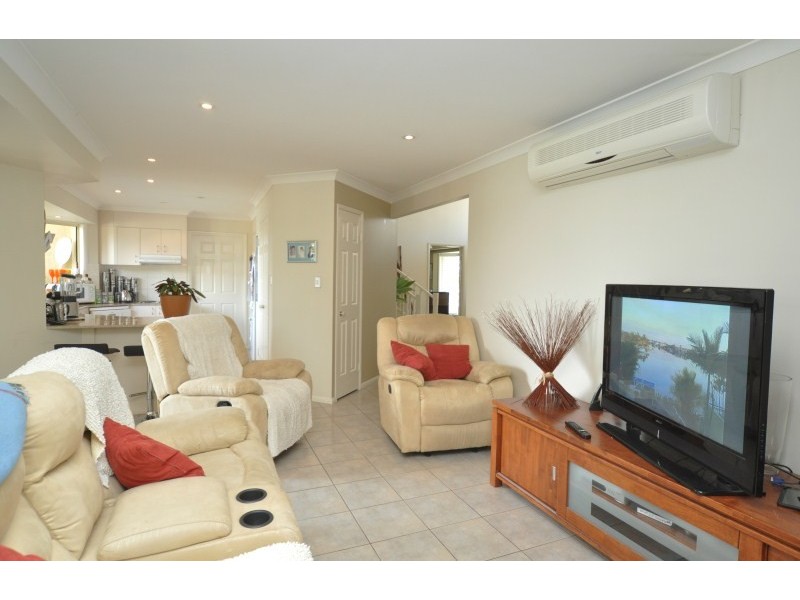 9 Oyster Cove Promenade, Hope Island QLD 4212