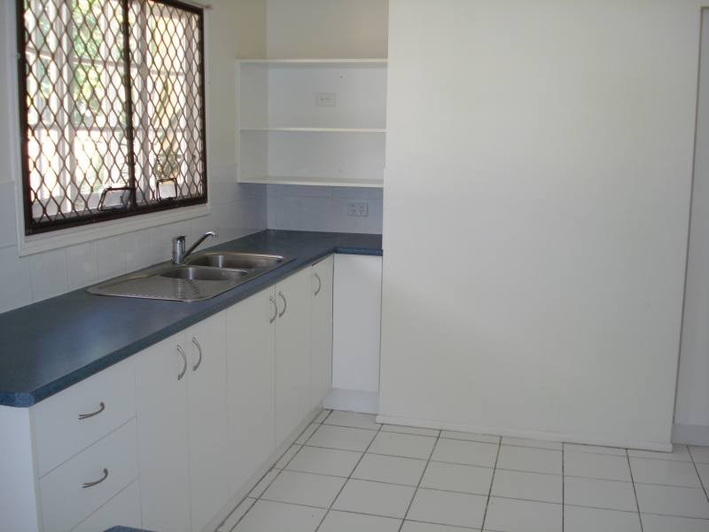 4 Kennedy Street, Biggera Waters QLD 4216