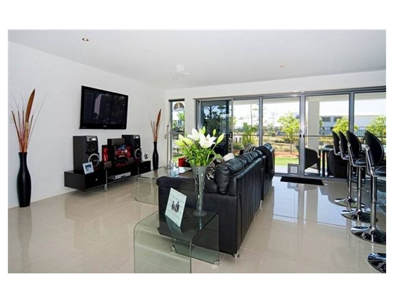 2 Fleetwood Court, Helensvale QLD 4212