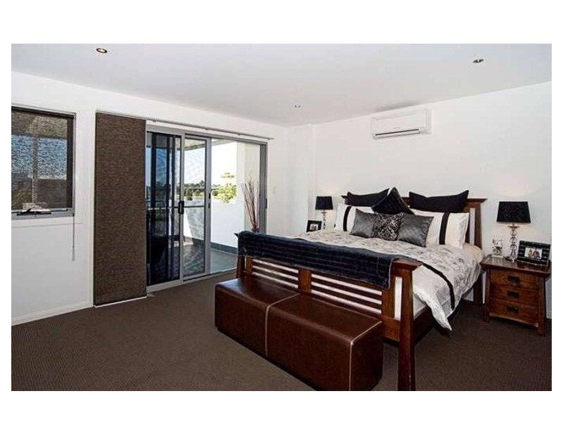 2 Fleetwood Court, Helensvale QLD 4212