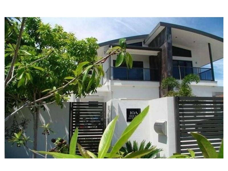 10A Rouen Avenue, Paradise Point QLD 4216