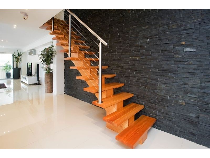 1/4 Donald Avenue, Paradise Point QLD 4216