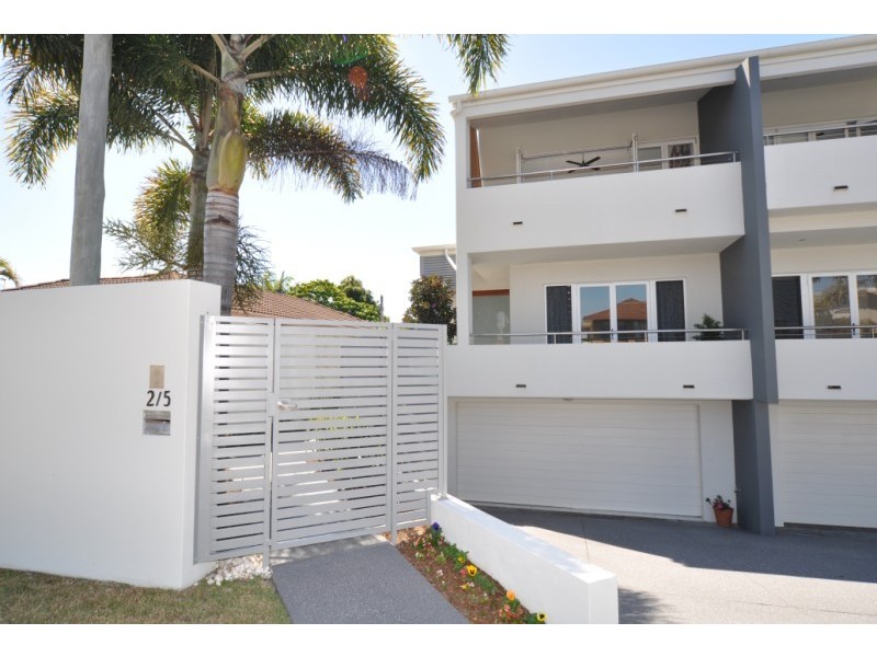2/5 Muscovey Avenue, Paradise Point QLD 4216