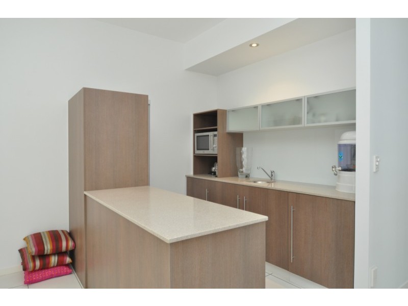 2/5 Muscovey Avenue, Paradise Point QLD 4216