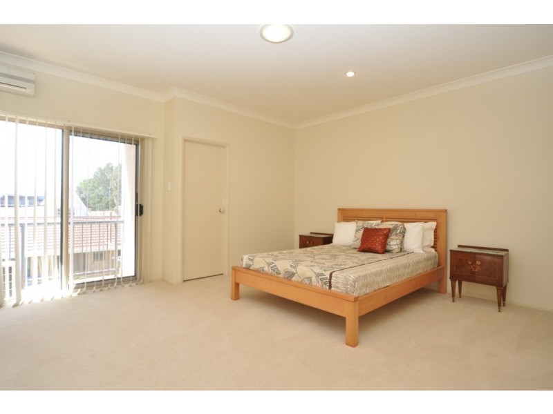 1/21 Paradise Parade, Paradise Point QLD 4216